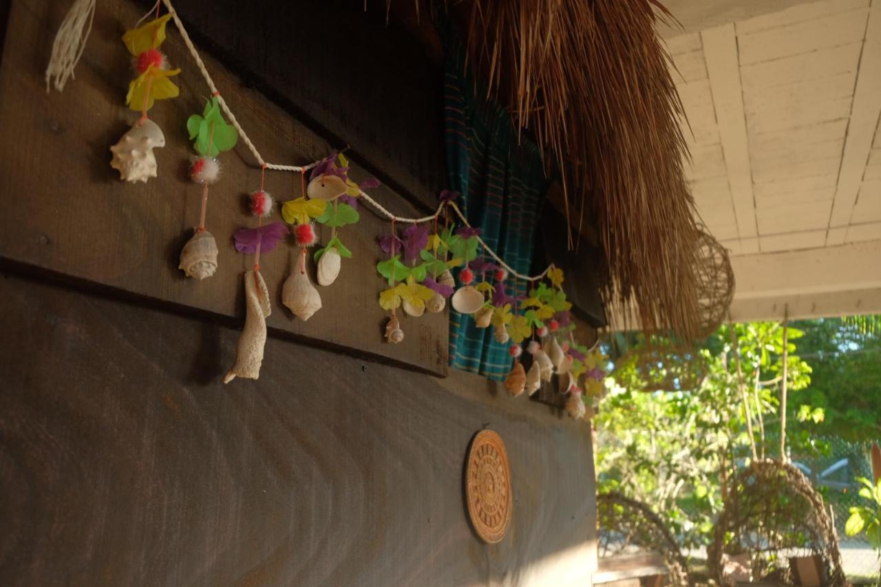 Near Lake Hostal Bacalar Bagian luar foto