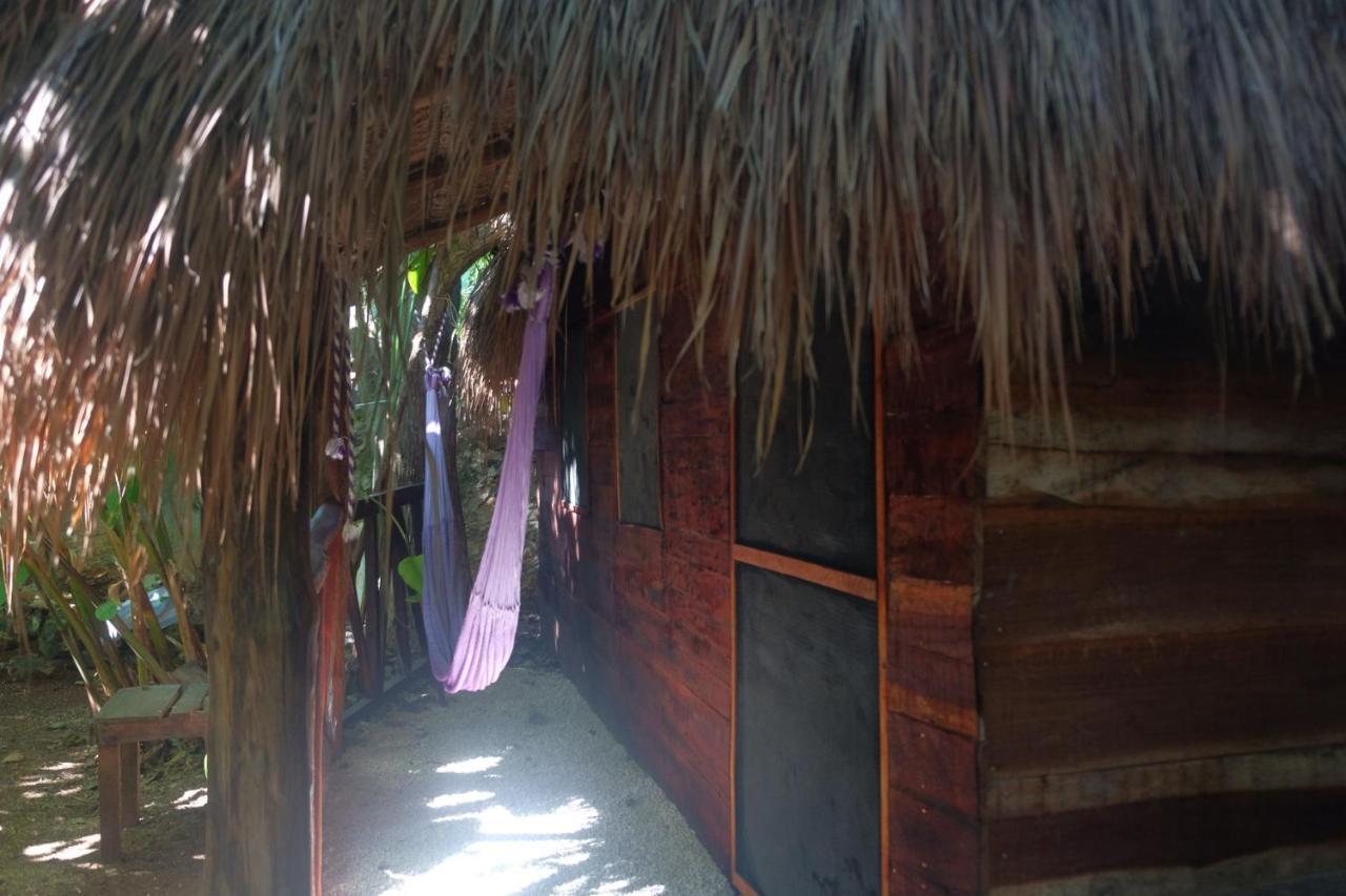 Near Lake Hostal Bacalar Bagian luar foto