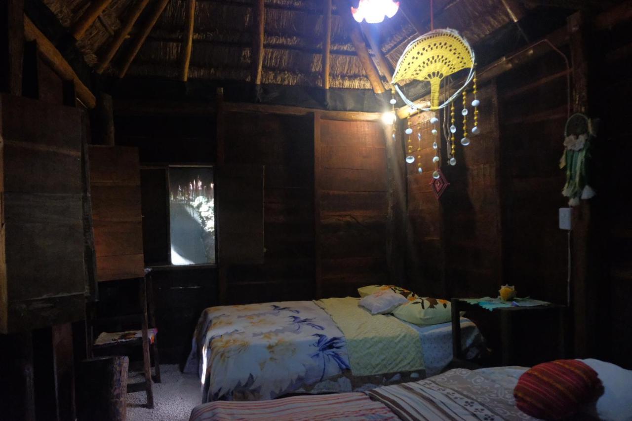 Near Lake Hostal Bacalar Bagian luar foto
