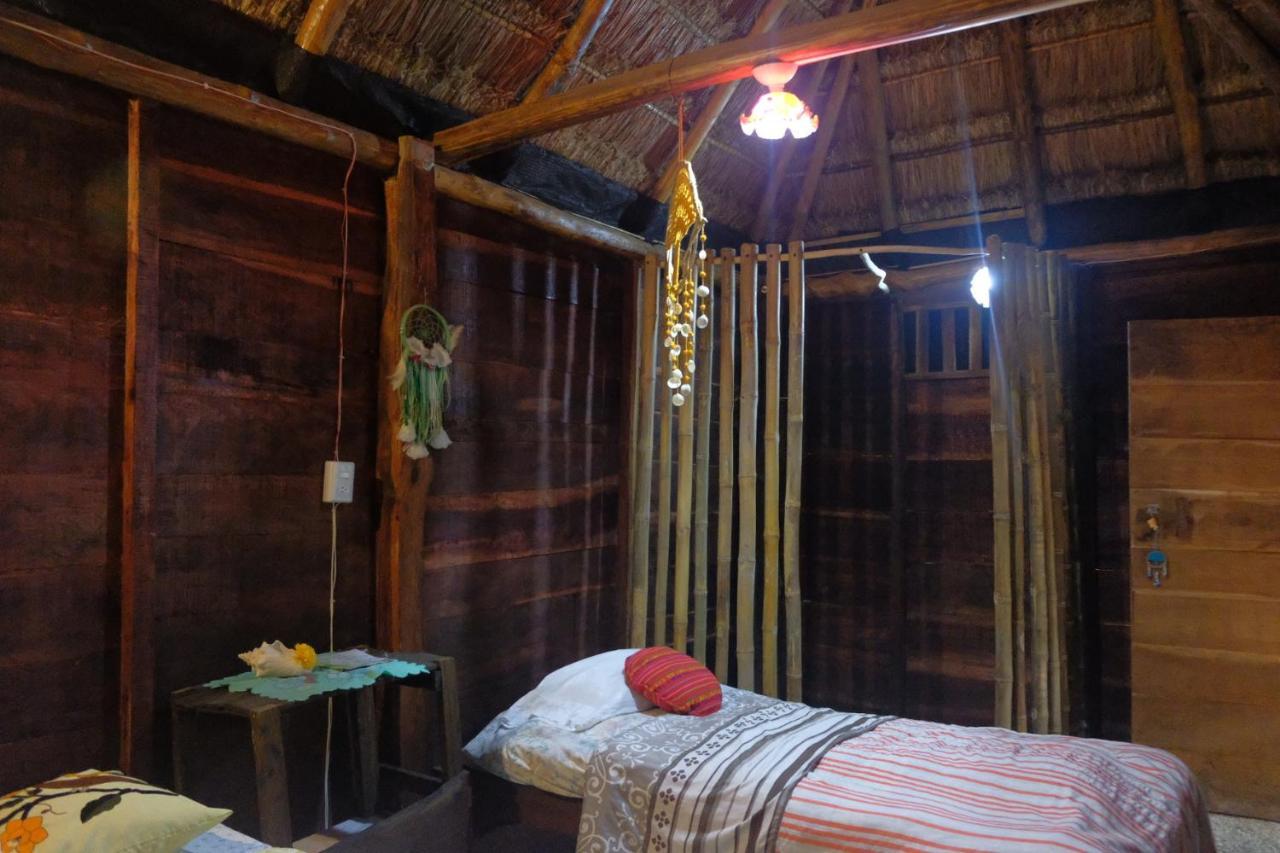 Near Lake Hostal Bacalar Bagian luar foto