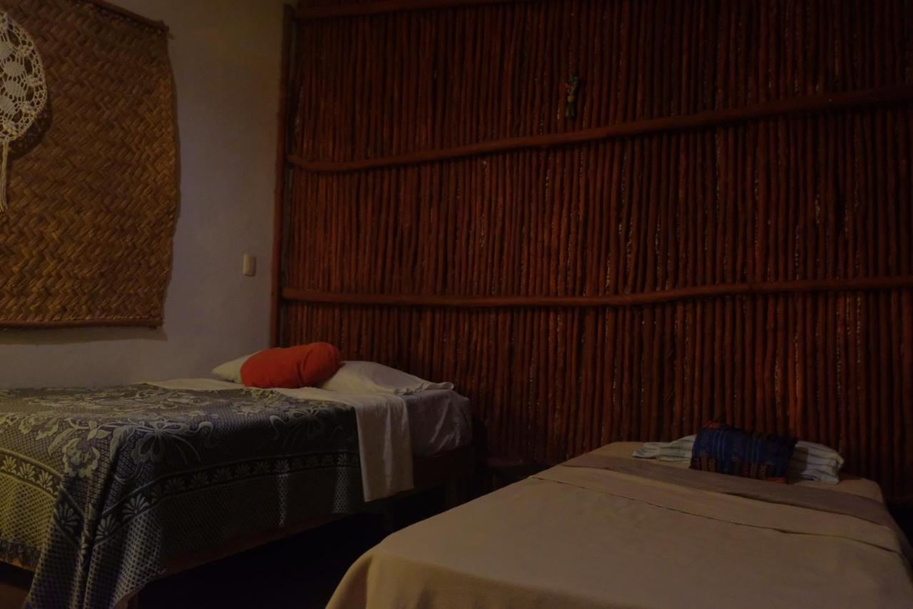 Near Lake Hostal Bacalar Bagian luar foto