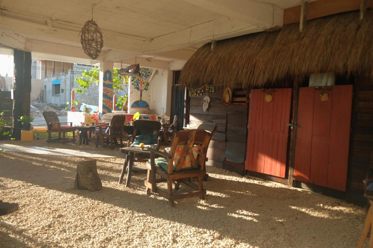 Near Lake Hostal Bacalar Bagian luar foto