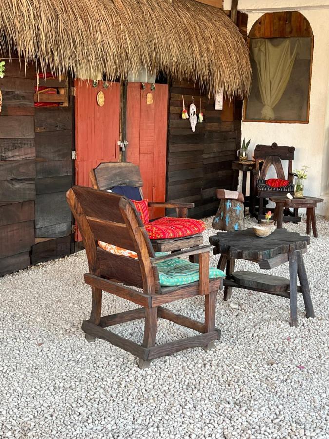 Near Lake Hostal Bacalar Bagian luar foto