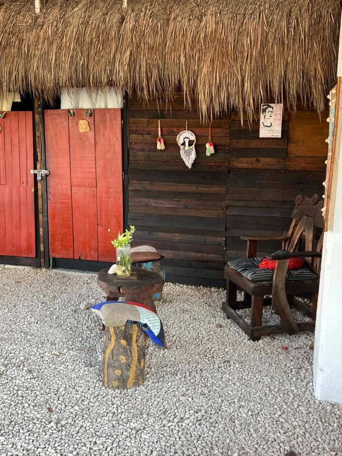 Near Lake Hostal Bacalar Bagian luar foto