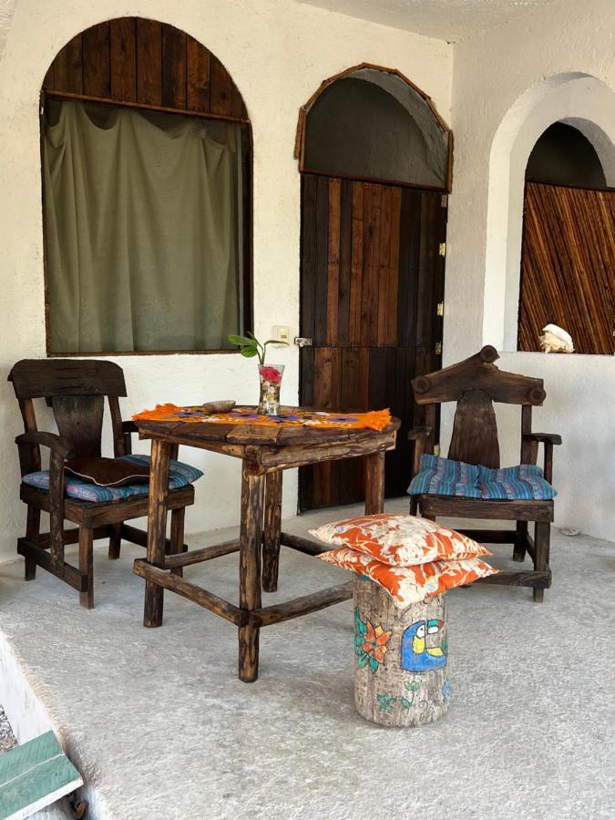 Near Lake Hostal Bacalar Bagian luar foto