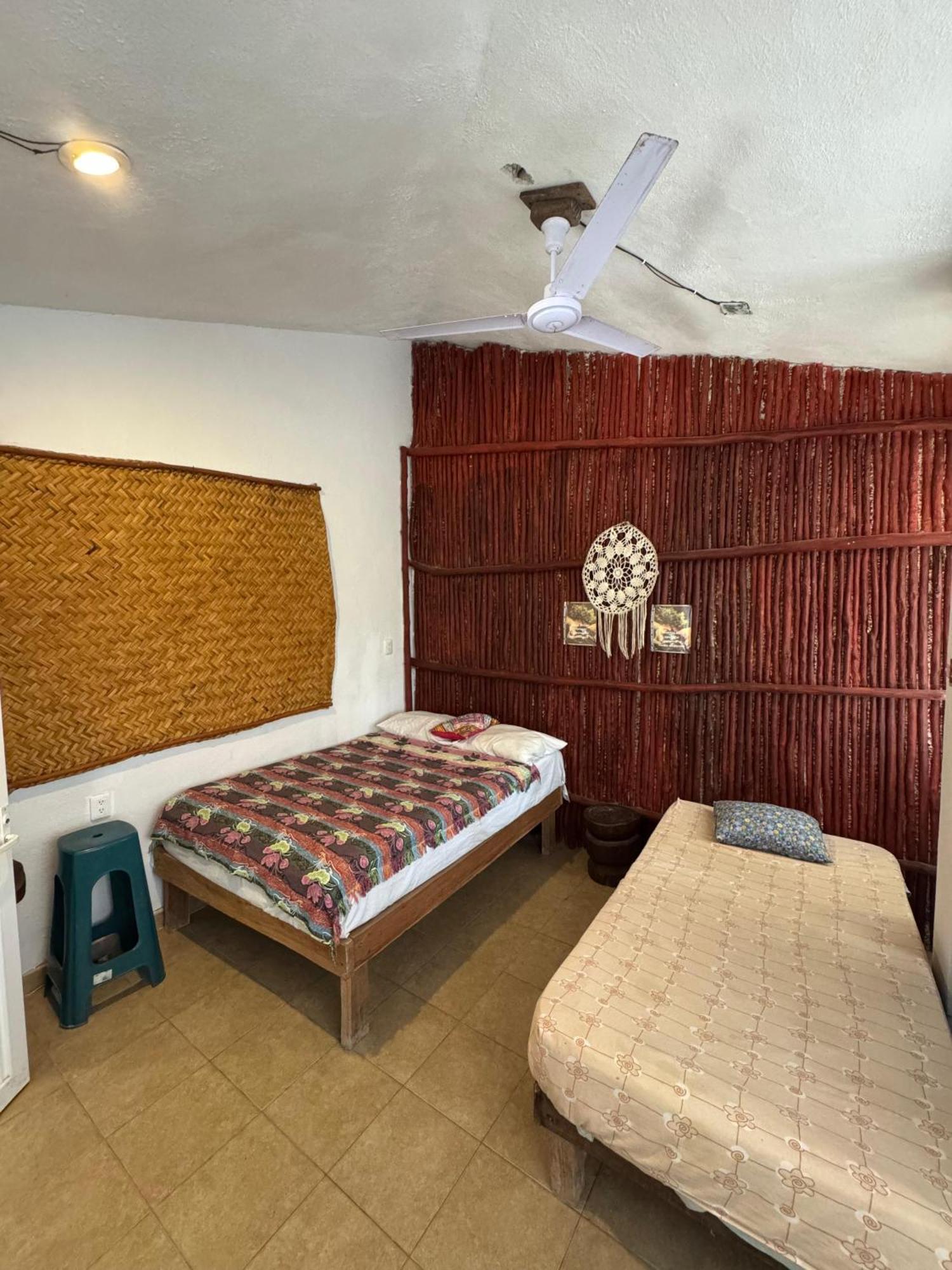 Near Lake Hostal Bacalar Bagian luar foto