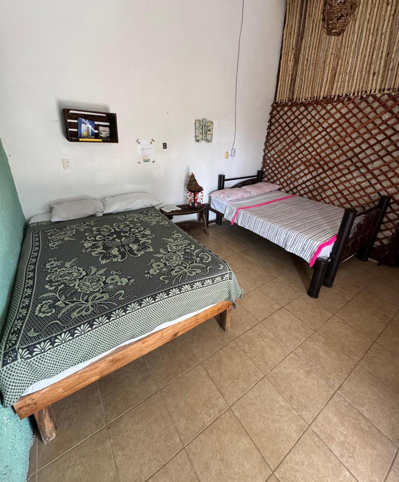 Near Lake Hostal Bacalar Bagian luar foto